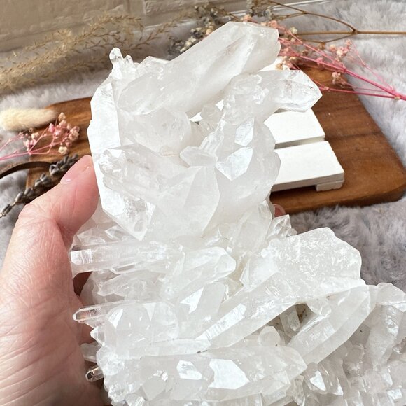 Gorgeous Large Faden Quartz Specimen - Picture 5 of 8